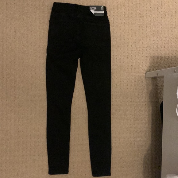 New black ripped jeans - Picture 3 of 3